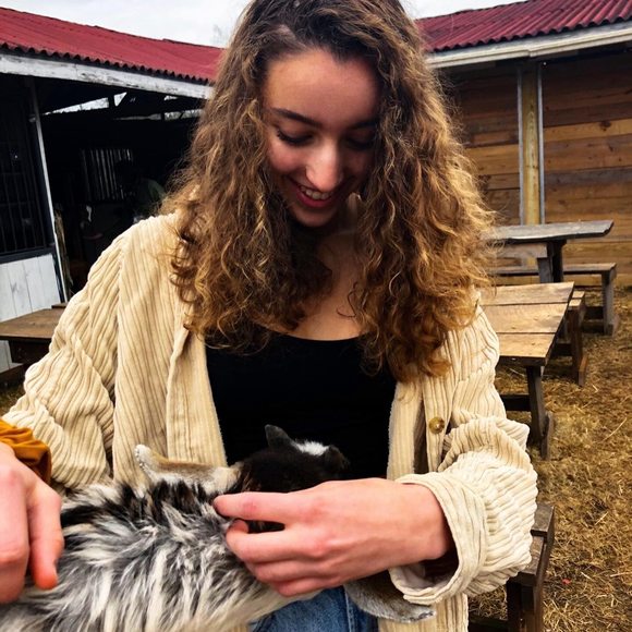 Meet your Posher, Louise - Picture 1 of 1